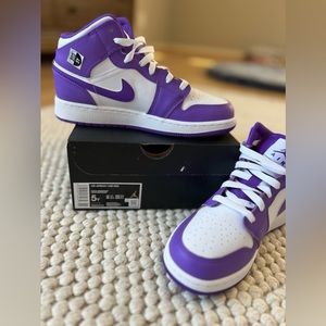 Air Jordan 1 Mid